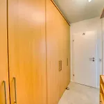 - Haus F, App 0f1002